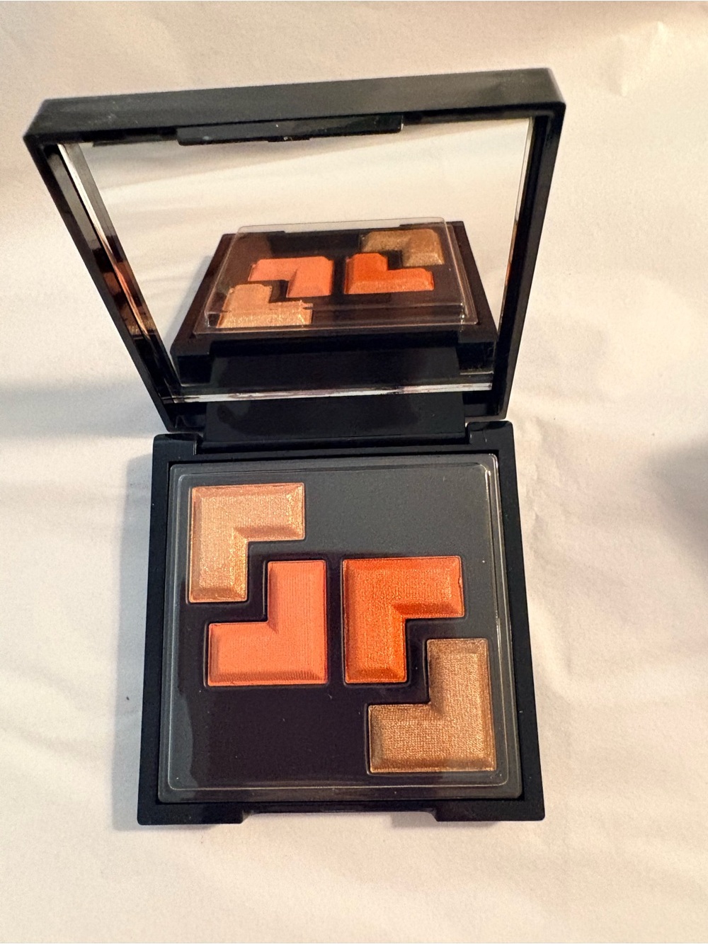 OFIR quad eyeshadow palette in Orange Caves. NWOT.